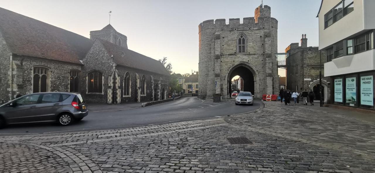 Modern City Centre House With Free Parking Canterbury Exterior photo